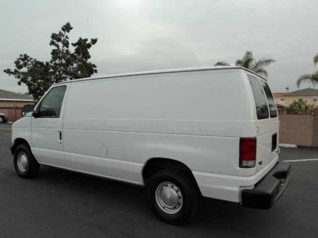 Ford Econoline 2001 photo 4