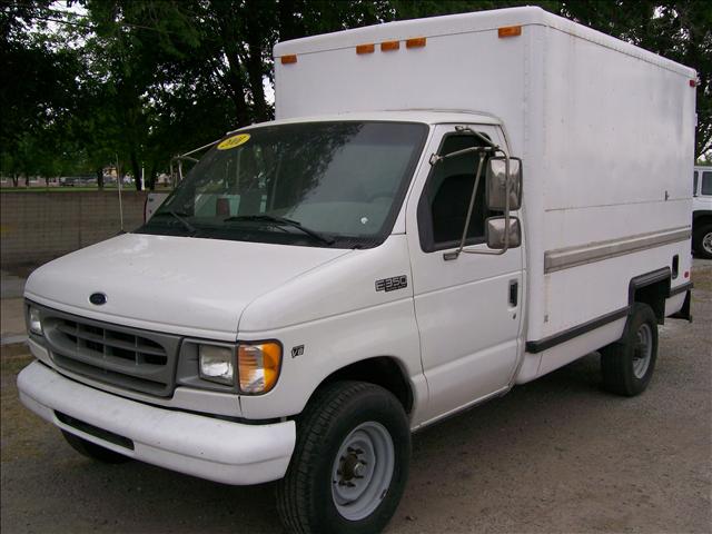 Ford Econoline Lariat Supercab Short Bed 4WD Cargo Van