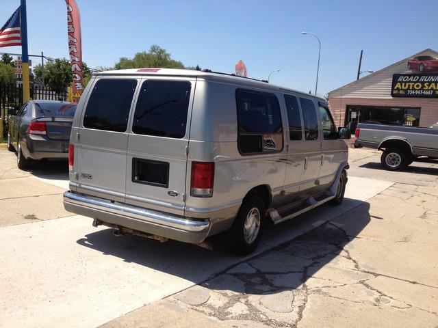 Ford Econoline 2001 photo 3