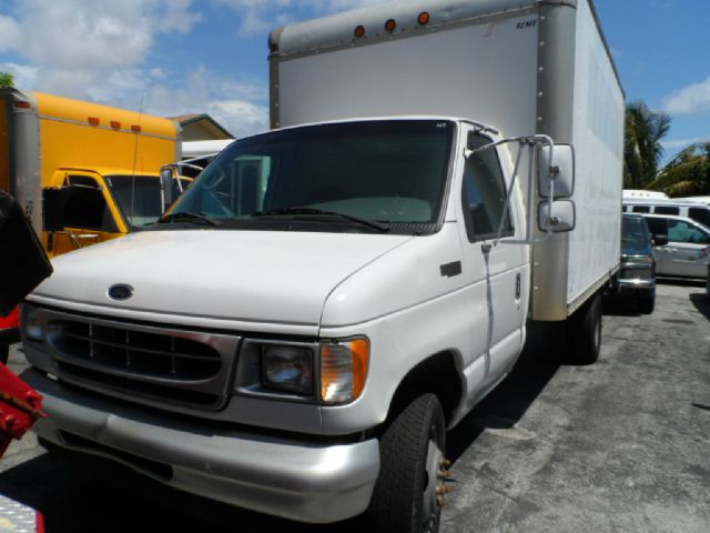 Ford Econoline 2001 photo 3