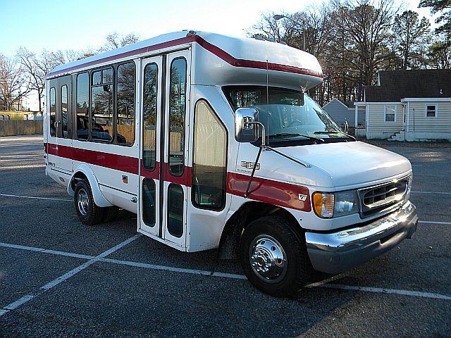 Ford Econoline Base Passenger Van