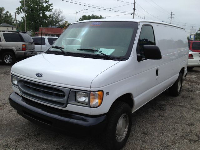 Ford Econoline 2001 photo 11