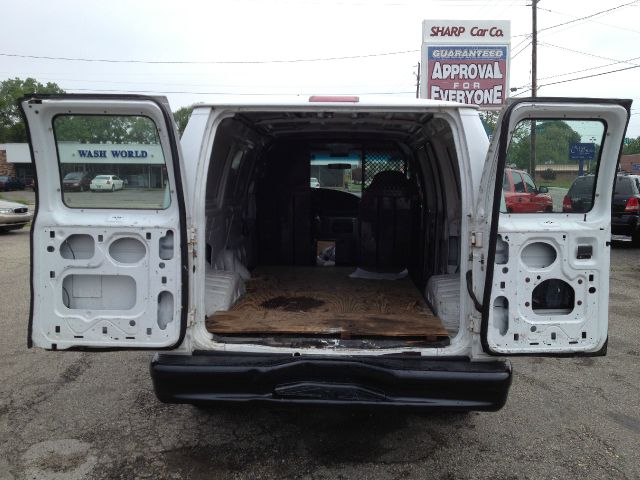 Ford Econoline 2001 photo 18