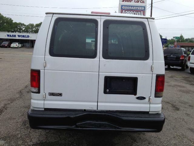 Ford Econoline 2001 photo 20