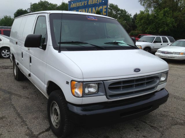 Ford Econoline 2001 photo 8