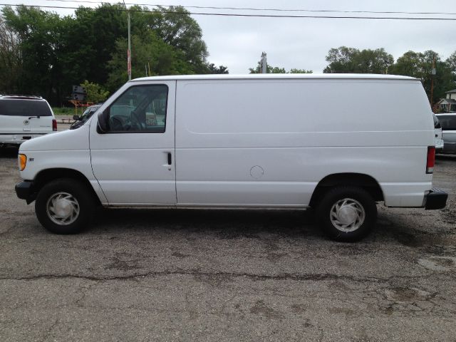 Ford Econoline 2001 photo 9