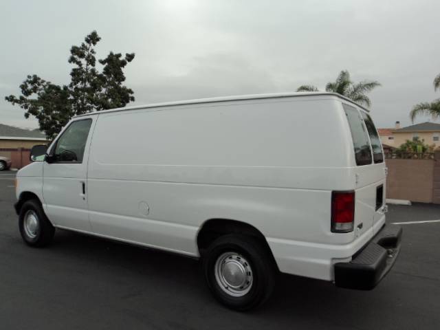 Ford Econoline 2001 photo 3