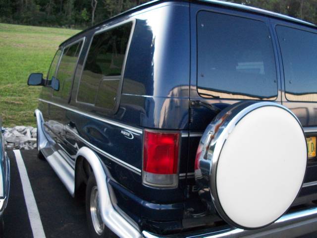 Ford Econoline 2001 photo 1