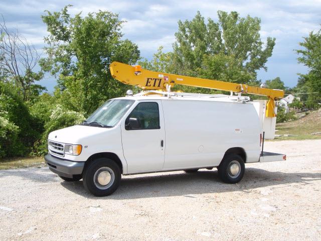 Ford Econoline CPE Passenger Van