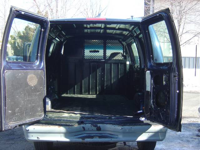 Ford Econoline 2001 photo 2