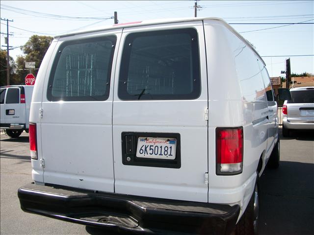 Ford Econoline 2001 photo 3