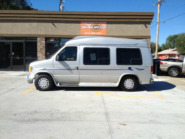 Ford Econoline 2001 photo 4