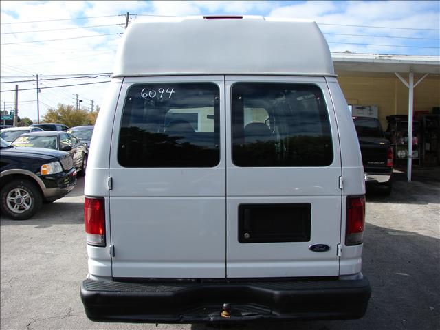 Ford Econoline 2002 photo 3