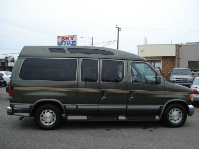 Ford Econoline 2002 photo 3