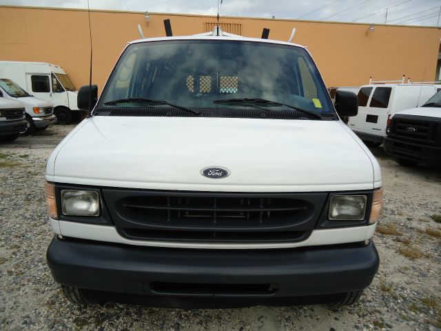 Ford Econoline 2002 photo 3