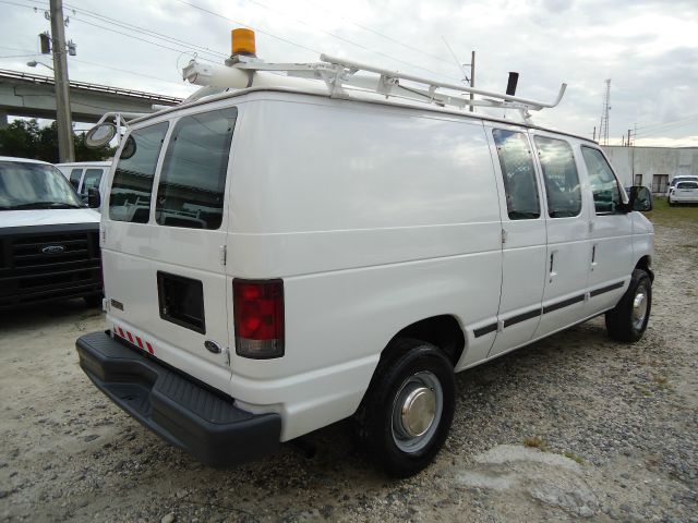 Ford Econoline 2002 photo 4