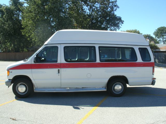 Ford Econoline 2002 photo 3