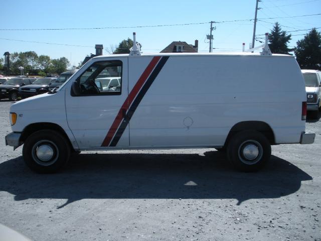 Ford Econoline 2002 photo 3