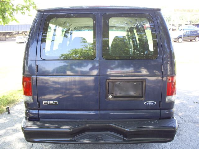 Ford Econoline 2002 photo 3