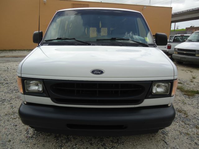 Ford Econoline 2002 photo 4