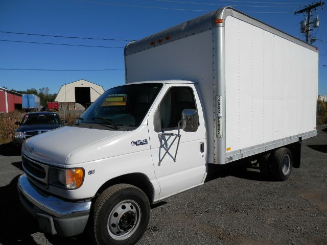 Ford Econoline 2002 photo 4