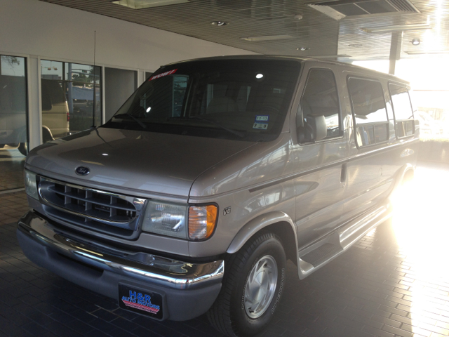 Ford Econoline 328 Ci Passenger Van