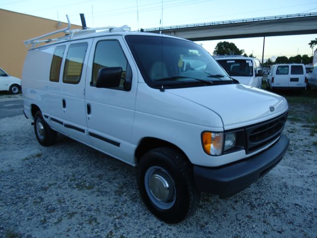 Ford Econoline 2002 photo 3