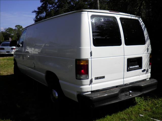 Ford Econoline 2002 photo 3