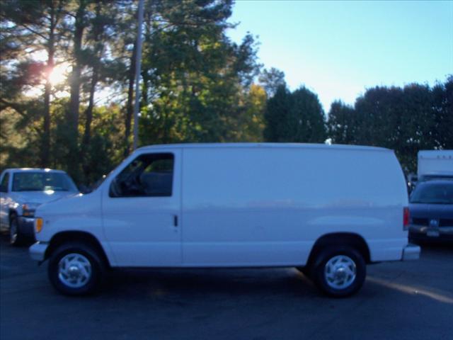 Ford Econoline 2002 photo 4