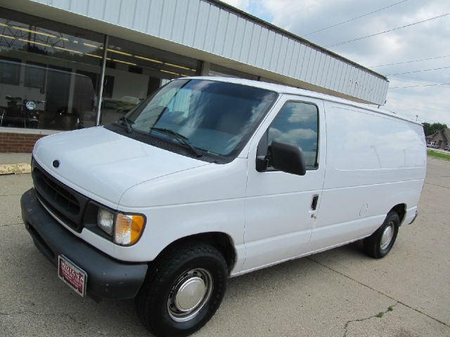 Ford Econoline 2002 photo 1