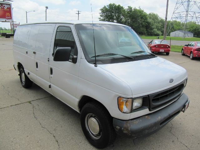 Ford Econoline 2002 photo 3