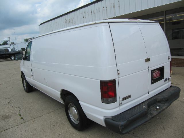 Ford Econoline 2002 photo 4