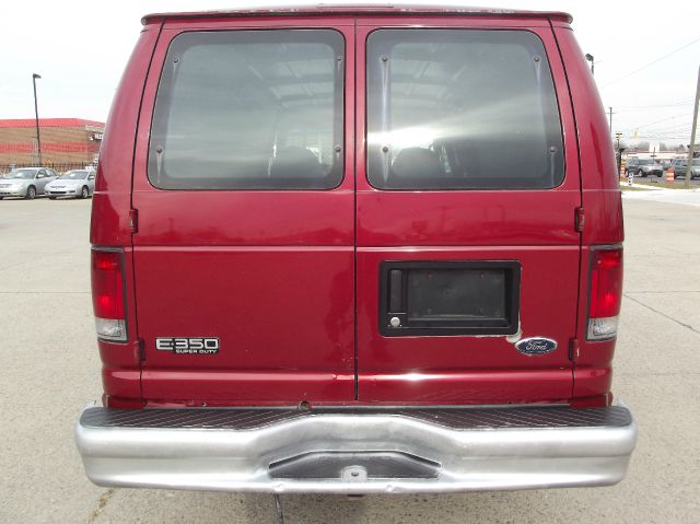 Ford Econoline 2002 photo 3