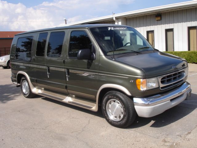 Ford Econoline SE 5 Ft Passenger Van