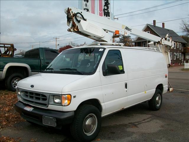 Ford Econoline Base Passenger Van