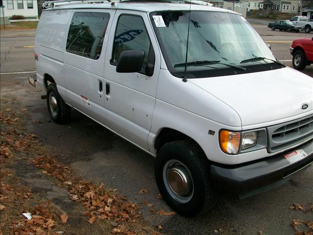 Ford Econoline 2002 photo 3