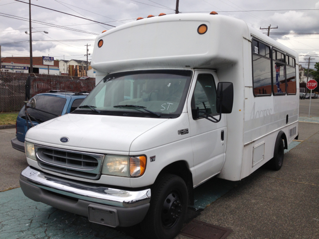 Ford Econoline 2002 photo 4