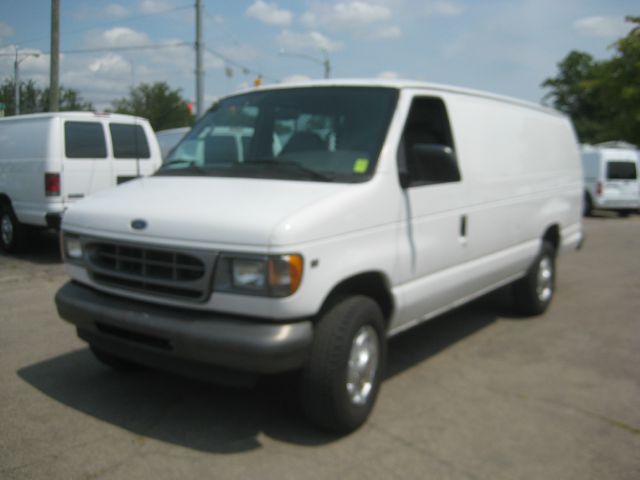 Ford Econoline 2002 photo 4