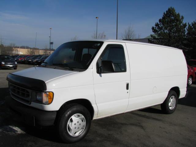 Ford Econoline 2002 photo 2