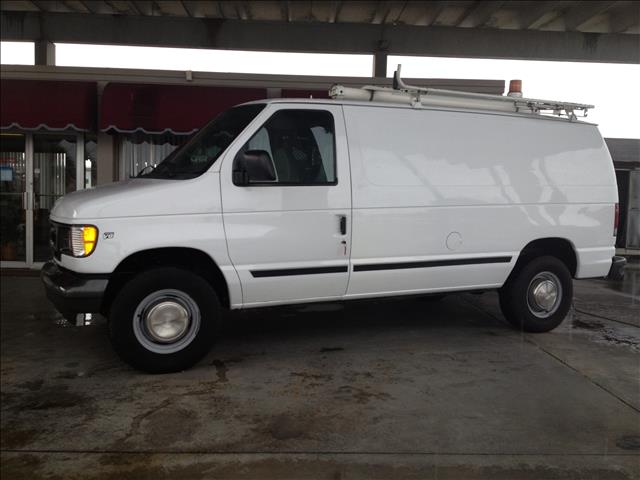 Ford Econoline 2002 photo 4