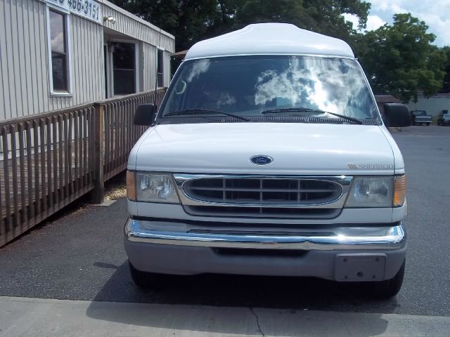 Ford Econoline 2002 photo 12