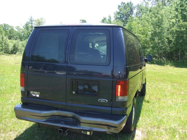 Ford Econoline 2003 photo 3