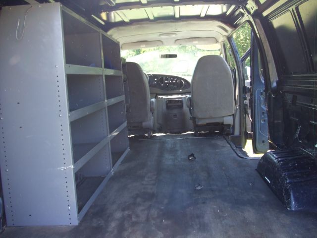 Ford Econoline 2003 photo 9