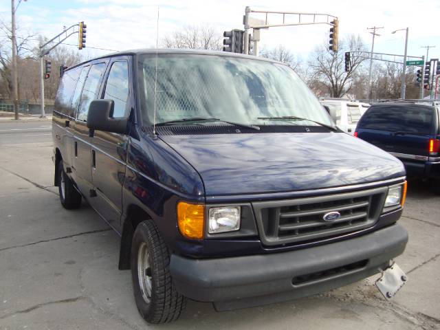 Ford Econoline 2003 photo 2