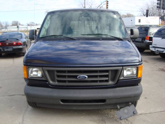 Ford Econoline 2003 photo 3