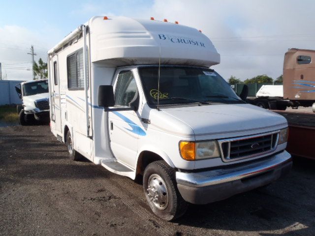 Ford Econoline 2003 photo 2