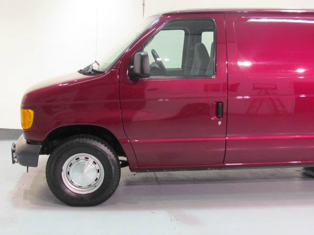 Ford Econoline 2003 photo 2