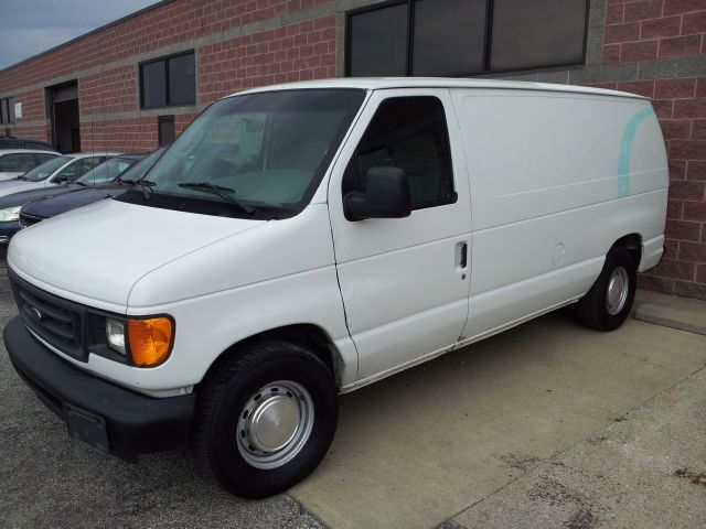 Ford Econoline 2003 photo 1