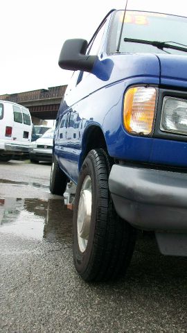 Ford Econoline 2003 photo 3