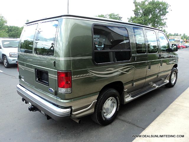 Ford Econoline 2003 photo 15